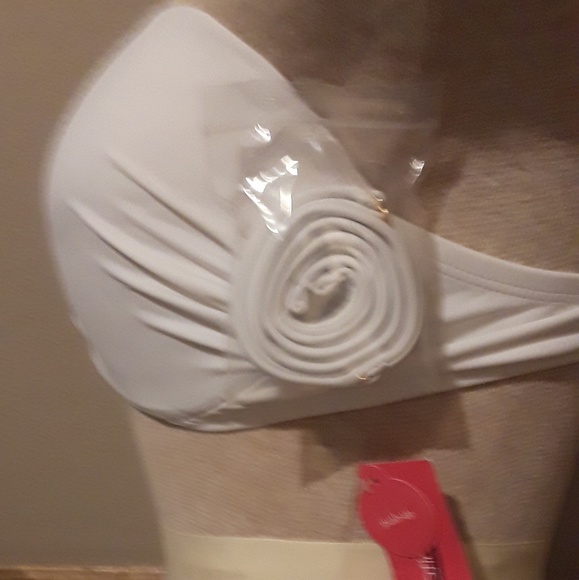 Bathing suits - Picture 3 of 5